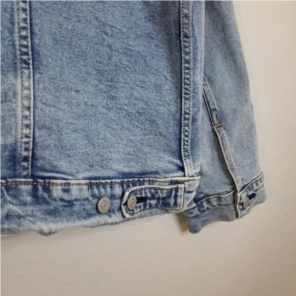 ❤️ Levi's Denim Trucker Jacket - Picture 7 of 8
